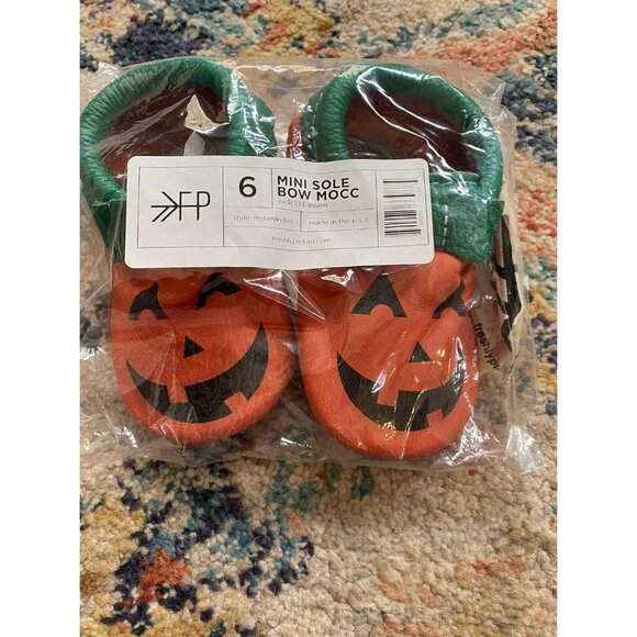 Freshly Picked Jack o Lantern Pumpkin Bow Moccs - Picture 1 of 5